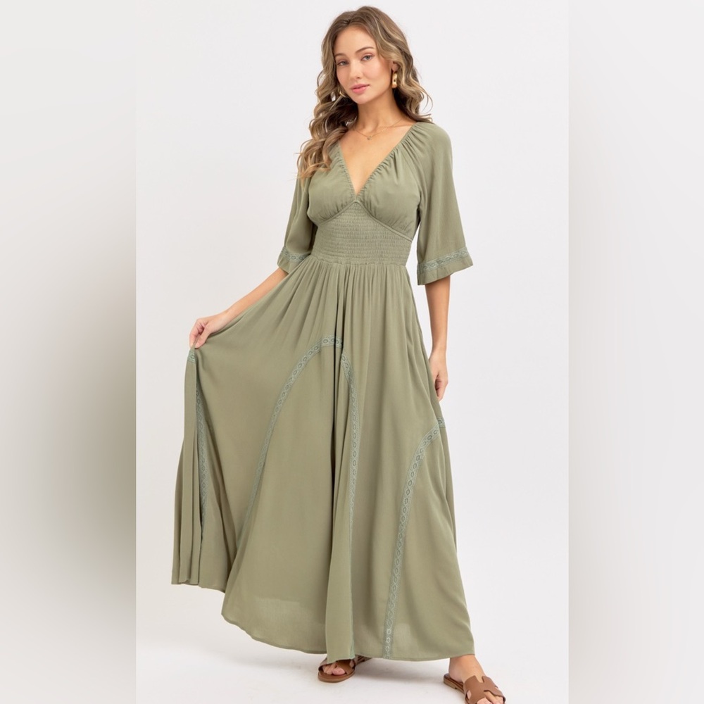 NWT BOUTIQUE_ Romantic flowy maxi dress women’s - Picture 1 of 7